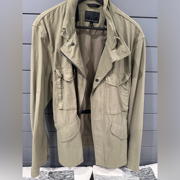 Like NEW Banana Republic Men’s green jacket Army Style size L - Picture 1 of 4